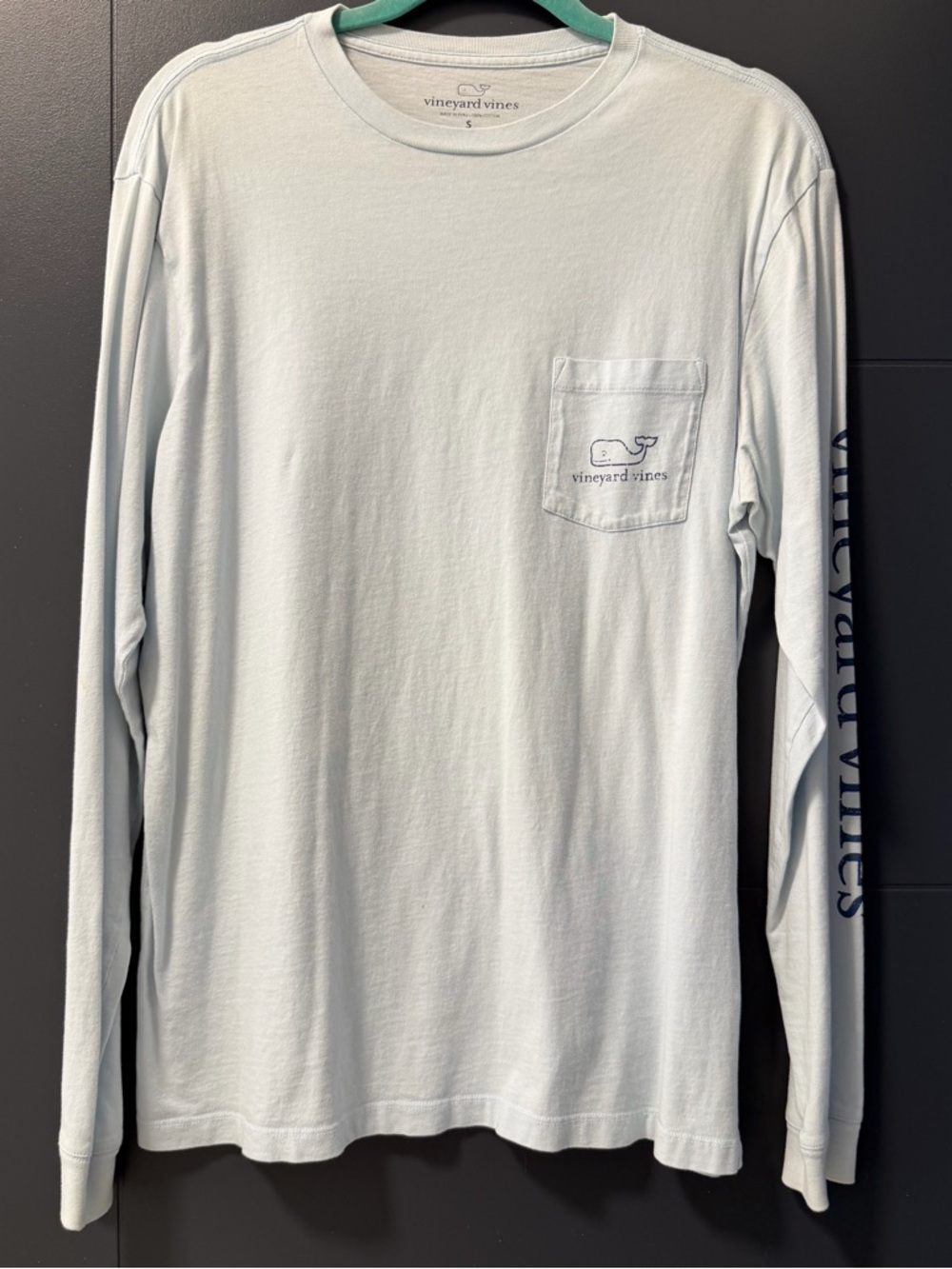 Vineyard Vines Men’s Long-Sleeve Pocket Tee — Pale Blue with Navy Logo